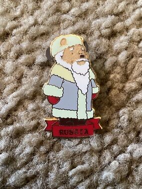 Disney Winnie the Pooh Russia Tac Pin